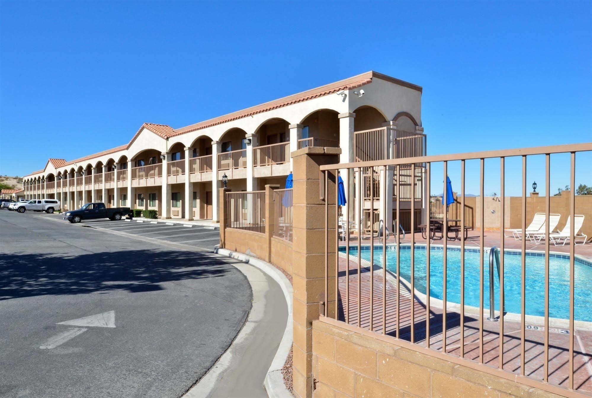 Starlight Inn & Suites Motel 29 Palms Joshua Tree National Park Туентинайн Палмс Екстериор снимка